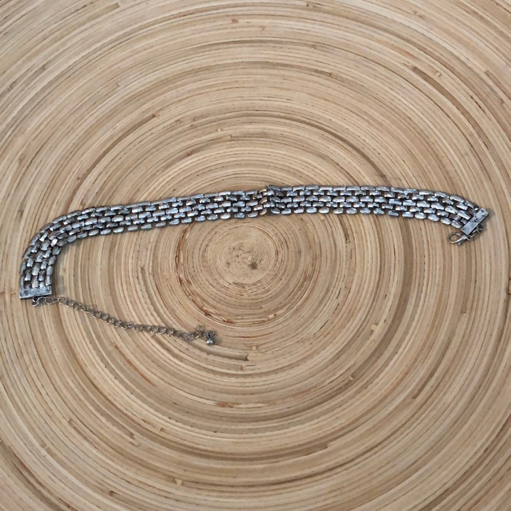 Choker necklace